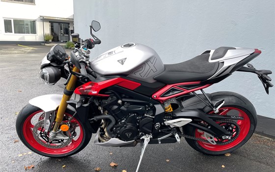 Neufahrzeug Triumph Street Triple RX - Bild 4