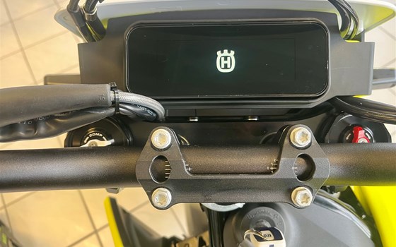 Neufahrzeug Husqvarna 701 Supermoto - Bild 7