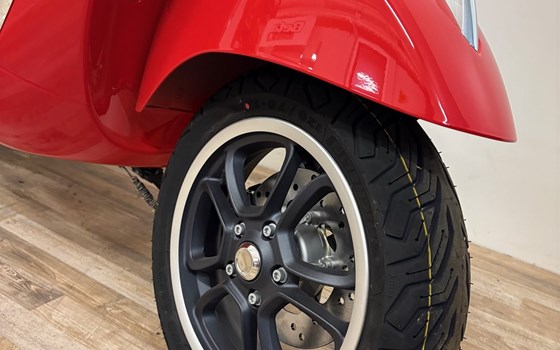 Neufahrzeug Vespa GTS 125 Super - Bild 11
