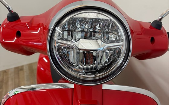 Neufahrzeug Vespa GTS 125 Super - Bild 3