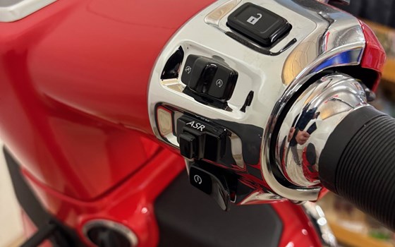 Neufahrzeug Vespa GTS 125 Super - Bild 9