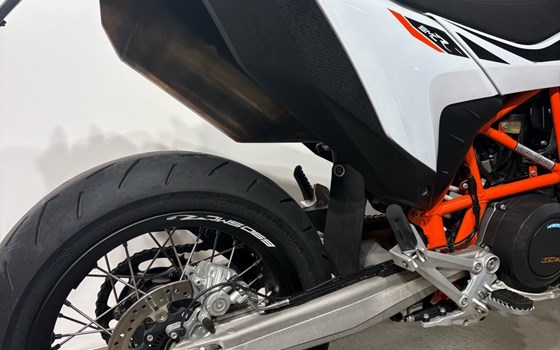 Gebrauchtmotorrad KTM 690 SMC R - Bild 3