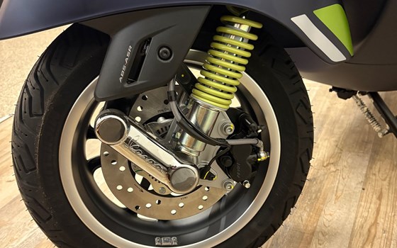 Neufahrzeug Vespa GTS 125 Super Tech - Bild 11