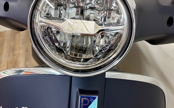 Neufahrzeug Vespa GTS 125 Super Tech - Bild 3