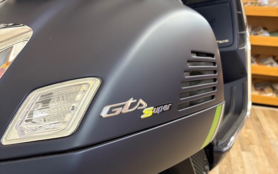 Neufahrzeug Vespa GTS 125 Super Tech - Bild 8