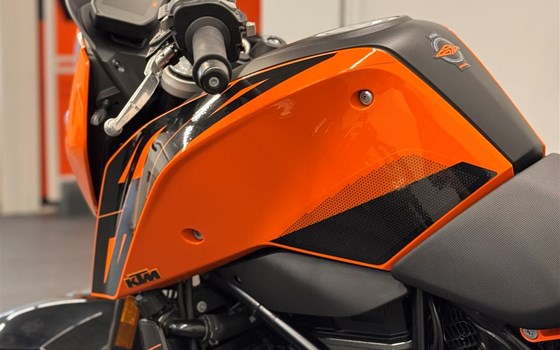 Gebrauchtmotorrad KTM 690 Duke - Bild 2