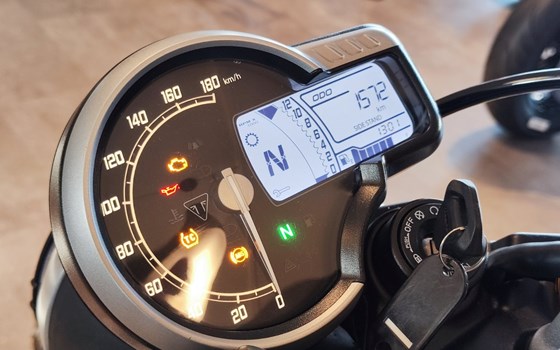 Gebrauchtmotorrad Triumph Scrambler 400 X - Bild 8