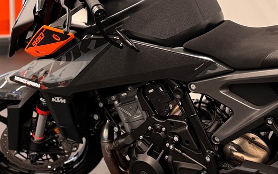 Gebrauchtmotorrad KTM 990 Duke - Bild 4