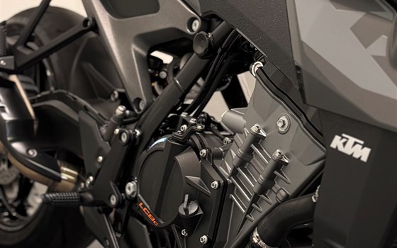 Gebrauchtmotorrad KTM 990 Duke - Bild 3