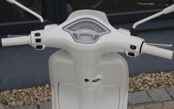 Neufahrzeug Vespa Sprint 50 - Bild 10