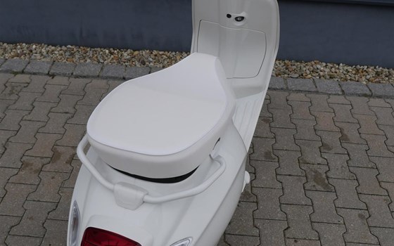 Neufahrzeug Vespa Sprint 50 - Bild 9