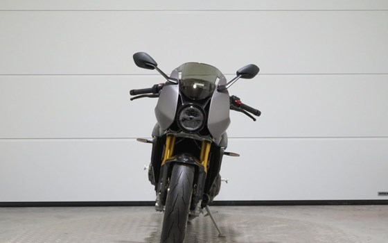 Gebrauchtmotorrad Triumph Speed Triple 1200 RR Breitling Limited Edition - Bild 2