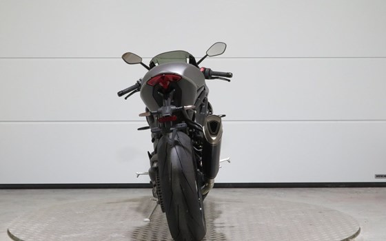 Gebrauchtmotorrad Triumph Speed Triple 1200 RR Breitling Limited Edition - Bild 6