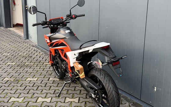 Neufahrzeug KTM 125 SMC R - Bild 7