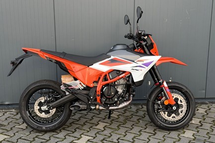 KTM 390 SMC R