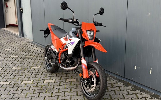 Neufahrzeug KTM 390 SMC R - Bild 3