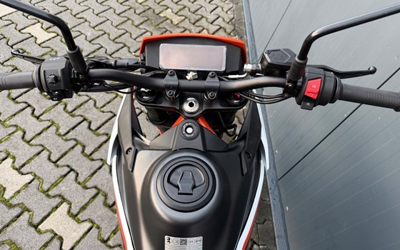 Neufahrzeug KTM 390 SMC R - Bild 4