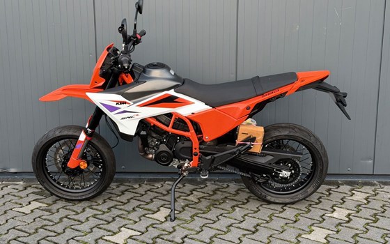 Neufahrzeug KTM 390 SMC R - Bild 5