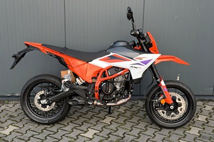 KTM 390 SMC R