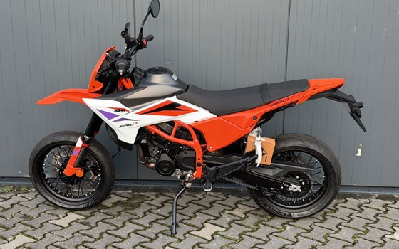 Neufahrzeug KTM 390 SMC R - Bild 5