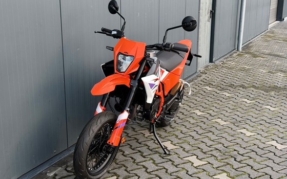 Neufahrzeug KTM 390 SMC R - Bild 6
