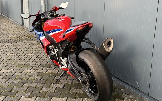 Gebrauchtmotorrad Honda CBR1000RR-R Fireblade SP - Bild 7