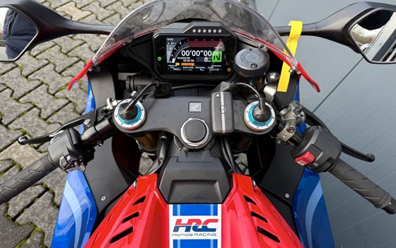 Gebrauchtmotorrad Honda CBR1000RR-R Fireblade SP - Bild 4