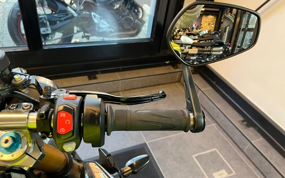 Gebrauchtmotorrad Triumph Street Triple 765 Moto2 Edition - Bild 21