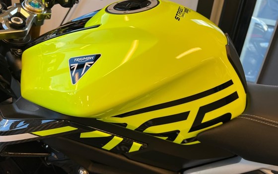 Gebrauchtmotorrad Triumph Street Triple 765 Moto2 Edition - Bild 8
