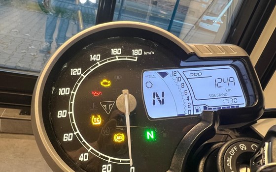 Gebrauchtmotorrad Triumph Speed 400 - Bild 16