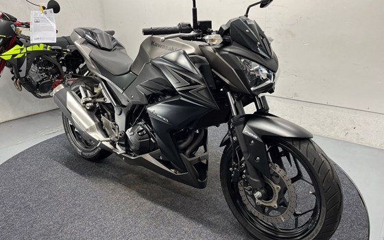 Gebrauchtmotorrad Kawasaki Z 300 - Bild 11