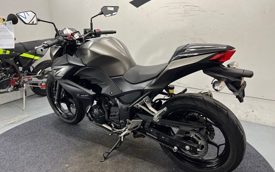 Gebrauchtmotorrad Kawasaki Z 300 - Bild 4