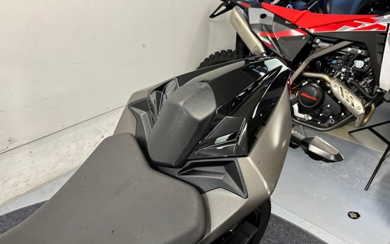 Gebrauchtmotorrad Kawasaki Z 300 - Bild 7