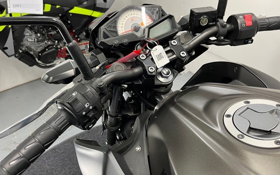 Gebrauchtmotorrad Kawasaki Z 300 - Bild 8