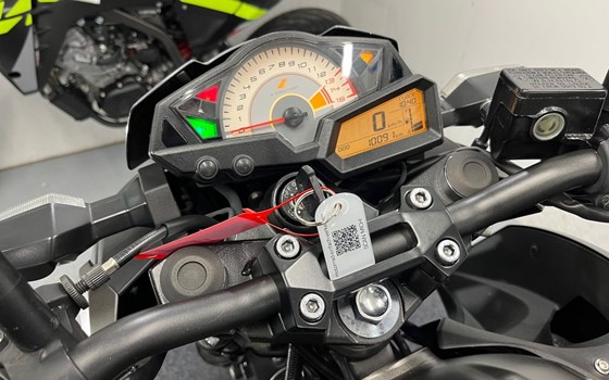 Gebrauchtmotorrad Kawasaki Z 300 - Bild 9