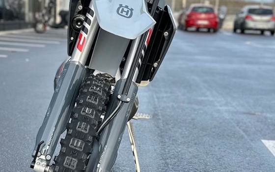 Neufahrzeug Husqvarna TE 300 PRO - Bild 2