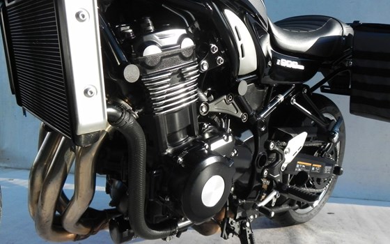Gebrauchtmotorrad Kawasaki Z900 RS - Bild 11