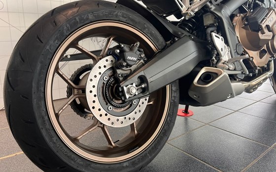 Gebrauchtmotorrad Honda CB650R E-Clutch - Bild 13