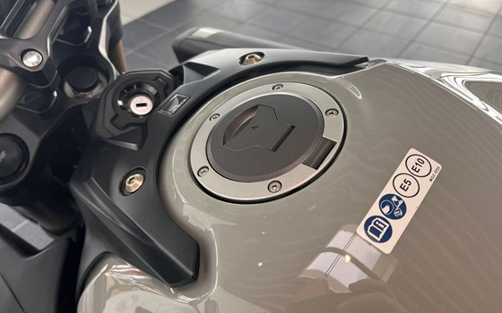 Gebrauchtmotorrad Honda CB650R E-Clutch - Bild 15