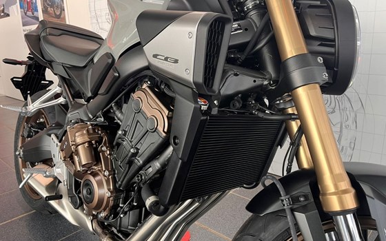 Gebrauchtmotorrad Honda CB650R E-Clutch - Bild 9