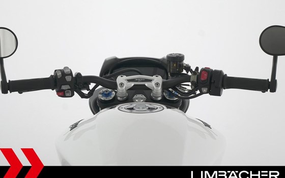 Gebrauchtmotorrad Triumph Speed Triple 1050 - Bild 12