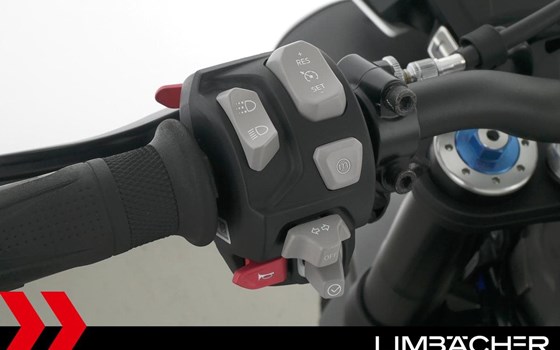 Gebrauchtmotorrad Triumph Speed Triple 1050 - Bild 19