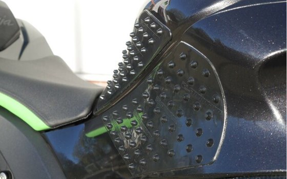 Gebrauchtmotorrad Kawasaki Ninja ZX-10R SE - Bild 11