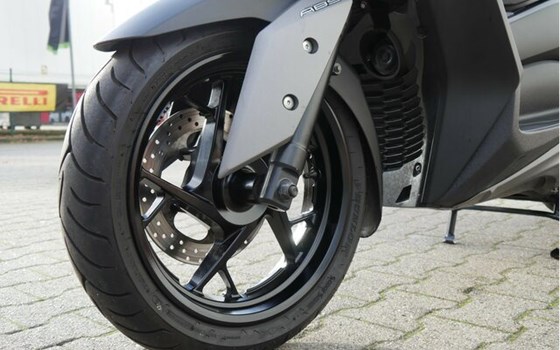 Gebrauchtmotorrad Yamaha XMAX 300 - Bild 7