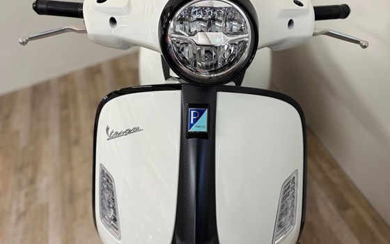 Neufahrzeug Vespa GTS 125 Super Sport - Bild 3