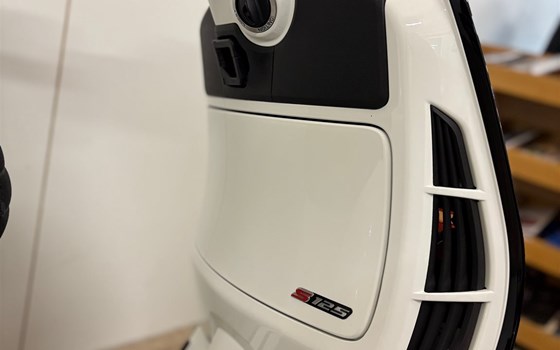 Neufahrzeug Vespa GTS 125 Super Sport - Bild 7