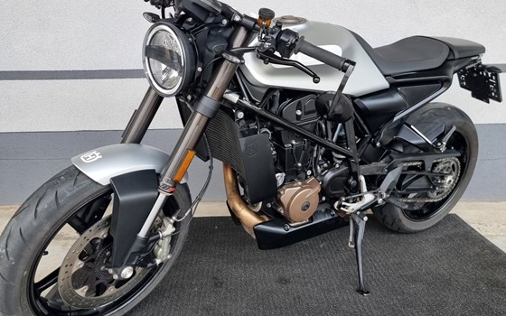 Gebrauchtmotorrad Husqvarna Vitpilen 701 - Bild 1