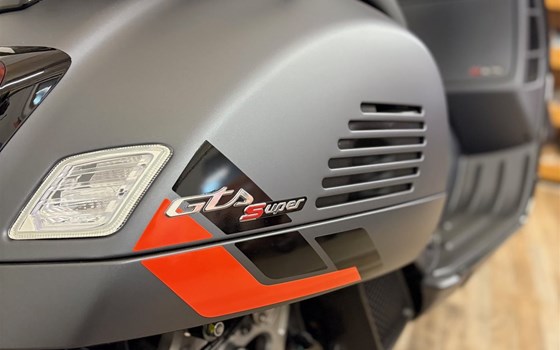 Neufahrzeug Vespa GTS 125 Super Sport - Bild 8