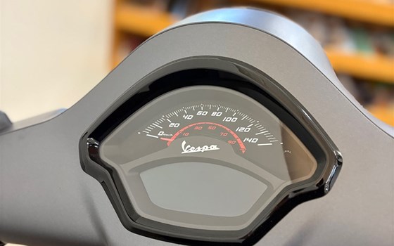 Neufahrzeug Vespa GTS 125 Super Sport - Bild 3