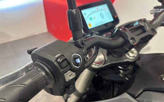 Gebrauchtmotorrad Honda CB1000 Hornet - Bild 10